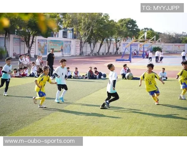 西宁业余足球联赛精彩纷呈球迷热情高涨助力本地足球发展 西宁业余足球联赛精彩纷呈球迷热情高涨助力本地足球发展