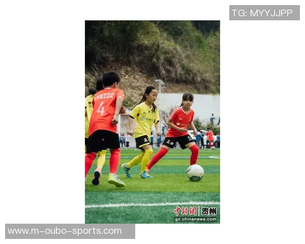 足球场地一圈的魅力探索与运动精神的传承之旅 足球场地一圈的魅力探索与运动精神的传承之旅